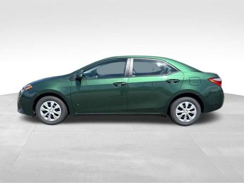 Used 2015 Toyota Corolla LE FWD image 2