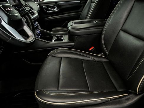 Used 2021 GMC Yukon SLT image 12