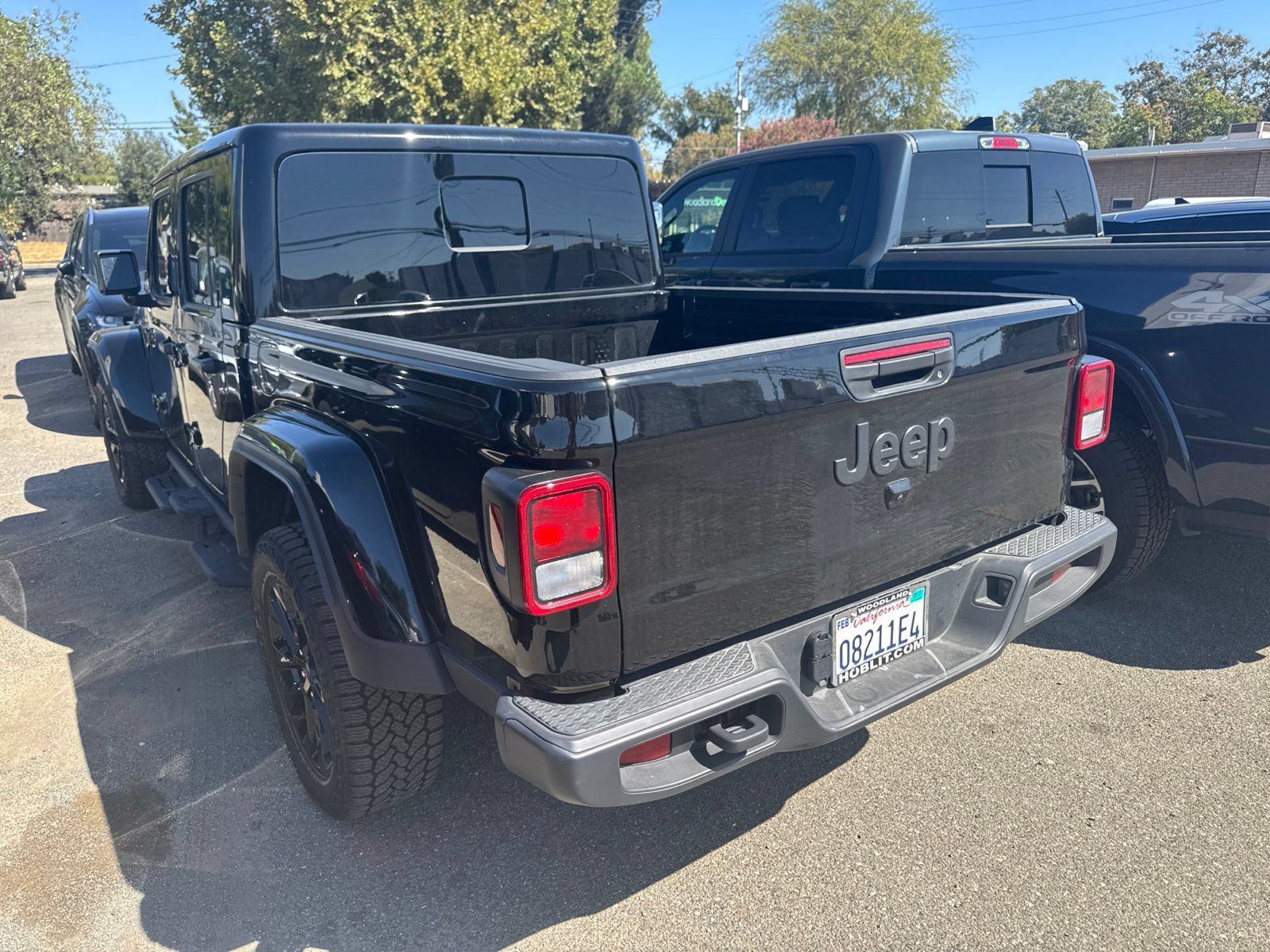 Certified 2025 Jeep Gladiator Sport AWD/4WD image 2