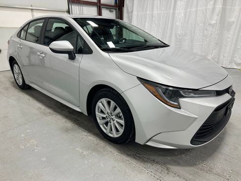 Used 2025 Toyota Corolla LE image 1