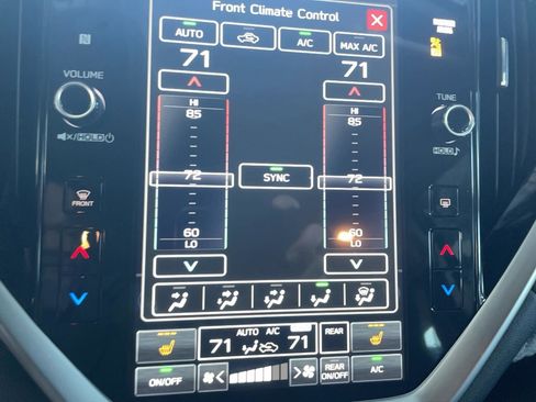 Used 2024 Subaru Ascent Premium w/ Convenience Package image 10