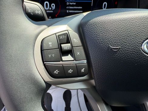 New 2025 Ford Explorer Active image 15