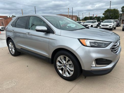Used 2022 Ford Edge Titanium w/ Equipment Group 301A image 8