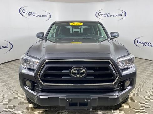Certified 2023 Toyota Tacoma SR5 AWD/4WD image 1