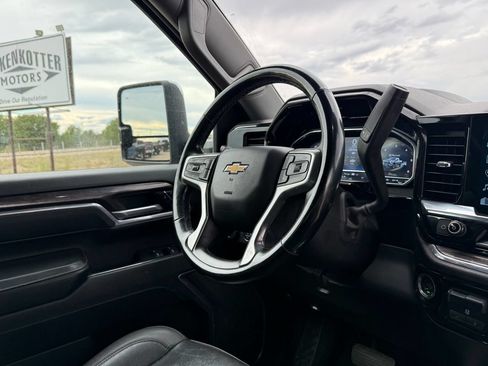Used 2025 Chevrolet Silverado 2500 LTZ w/ LTZ Plus Package AWD/4WD image 17