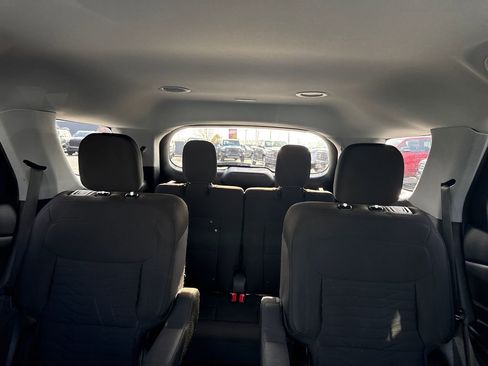 Used 2021 Ford Explorer XLT image 26