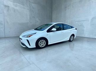 Used 2019 Toyota Prius LE FWD video 1