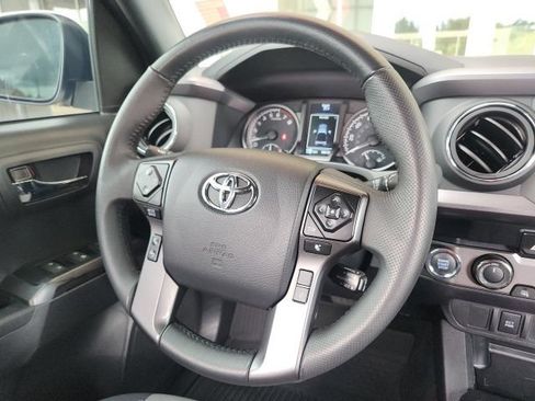 Used 2023 Toyota Tacoma TRD Sport AWD/4WD image 22