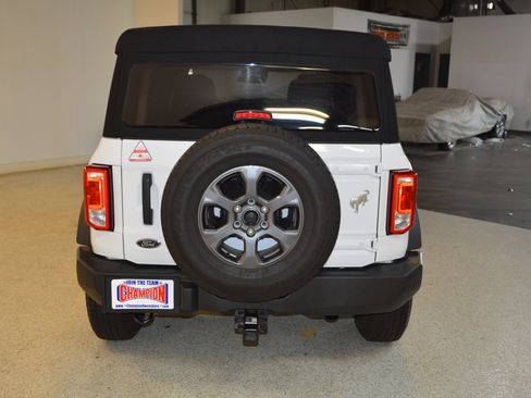 Used 2023 Ford Bronco 4-Door AWD/4WD image 4