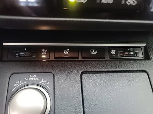 Used 2015 Lexus ES 350 w/ Luxury Package FWD image 34