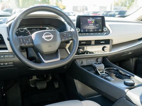 Certified 2025 Nissan Rogue SV image 13