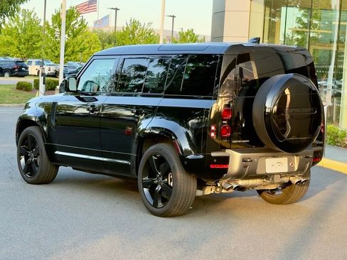 Used 2025 Land Rover Defender 110 X-Dynamic SE AWD/4WD image 9