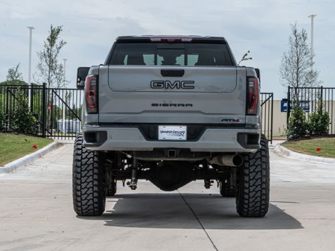Used 2024 GMC Sierra 2500 AT4 w/ AT4 Premium Plus Package AWD/4WD image 8