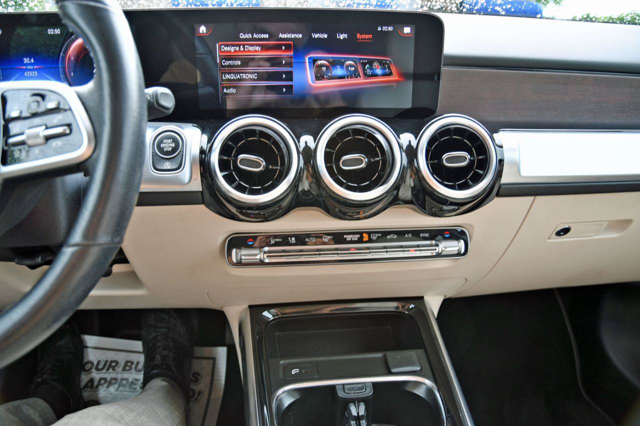 Used 2022 Mercedes-Benz GLB 250 w/ Premium Package image 28