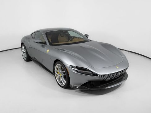 Used 2024 Ferrari Roma RWD image 22