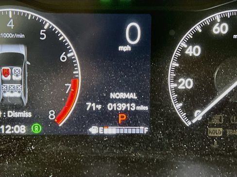 Used 2024 Honda HR-V EX-L image 11