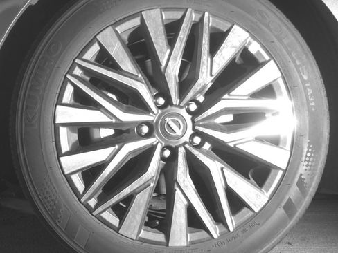 Used 2025 Nissan Altima 2.5 SV FWD image 12