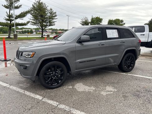 Used 2021 Jeep Grand Cherokee Laredo X AWD/4WD image 14