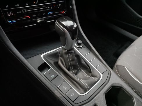 Used 2025 Volkswagen Jetta Sport FWD image 24