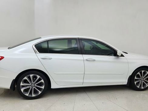 Used 2015 Honda Accord Sport image 6