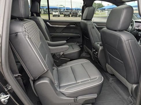 New 2026 GMC Acadia Denali w/ Super Cruise Package FWD image 42