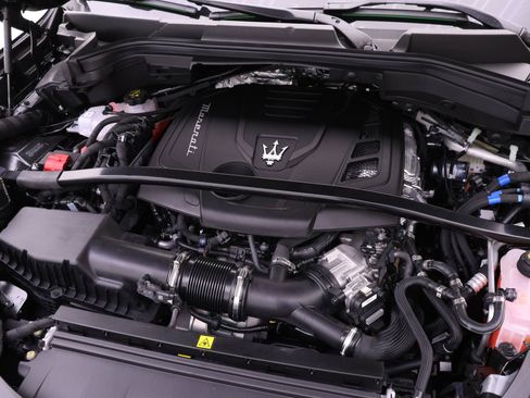 New 2024 Maserati Grecale GT image 16