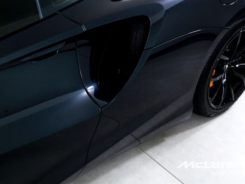 Used 2023 McLaren Artura image 28