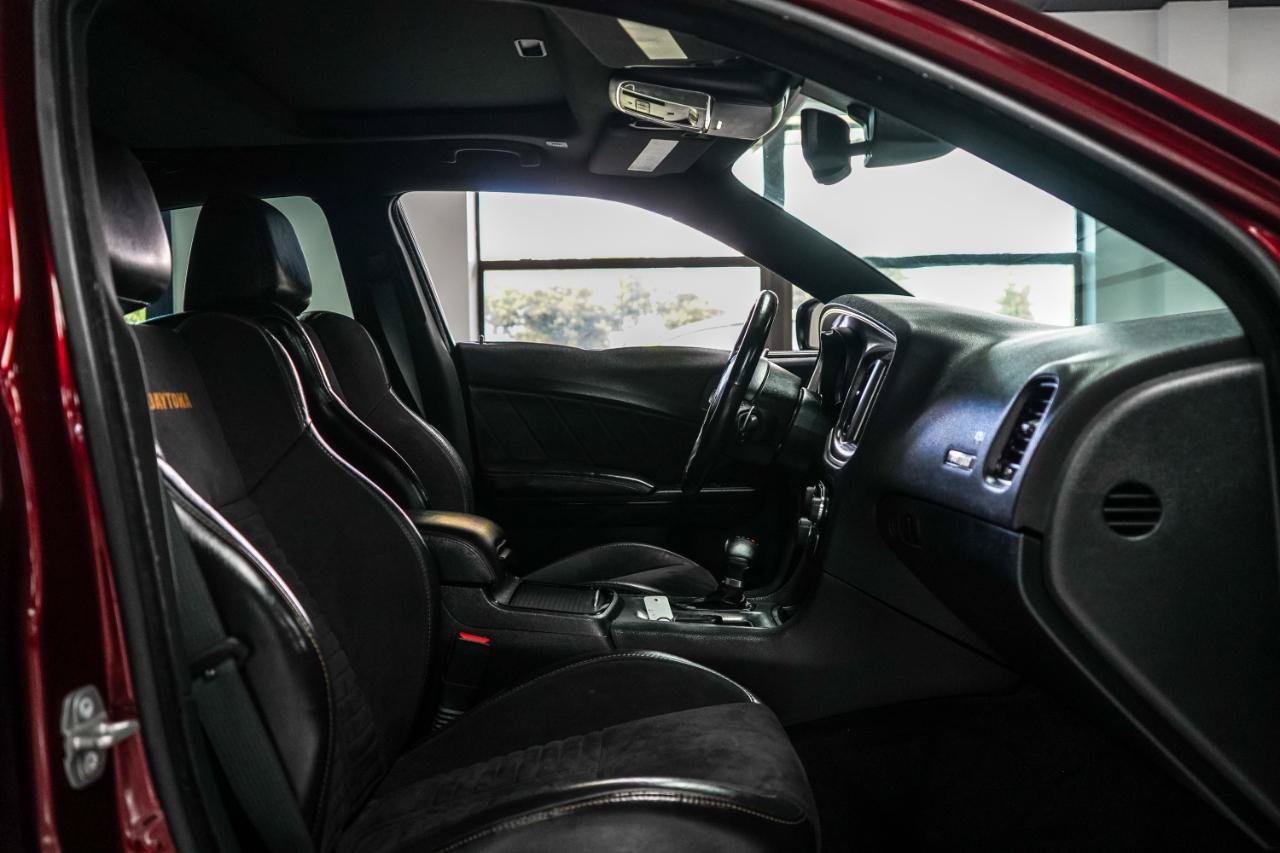 Used 2018 Dodge Charger R/T RWD image 9