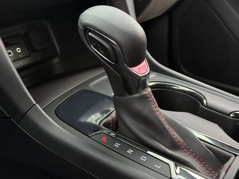 Used 2023 Chevrolet Equinox RS image 21