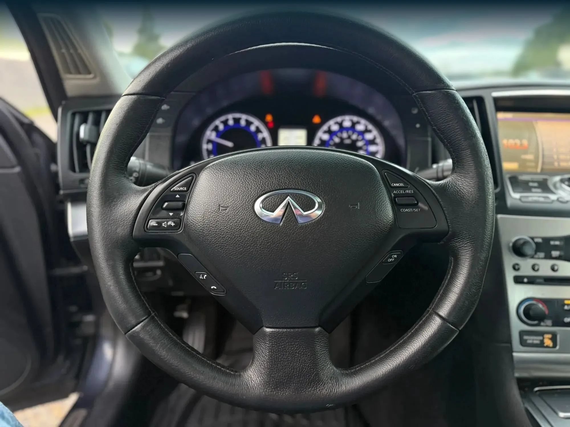 Used 2011 INFINITI G25 x w/ Moonroof Pkg AWD/4WD image 25