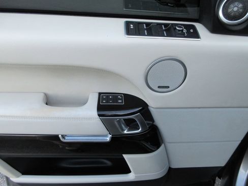 Used 2017 Land Rover Range Rover Long Wheelbase Supercharged image 22