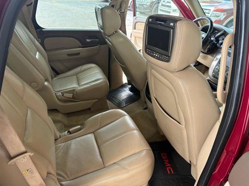 Used 2007 GMC Yukon SLT w/ SLT Preferred Equipment Group AWD/4WD image 24