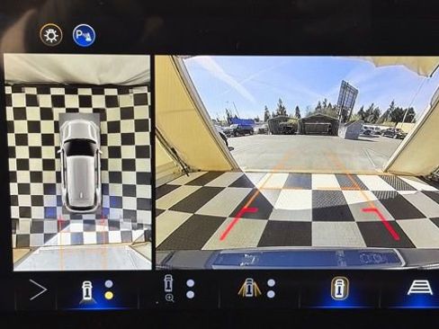 New 2026 Chevrolet Equinox LT w/ Safety and Technology Package AWD/4WD image 30
