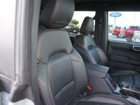 Used 2024 Ford Bronco Badlands image 19