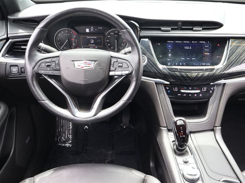 Certified 2023 Cadillac XT6 Premium Luxury AWD/4WD image 16