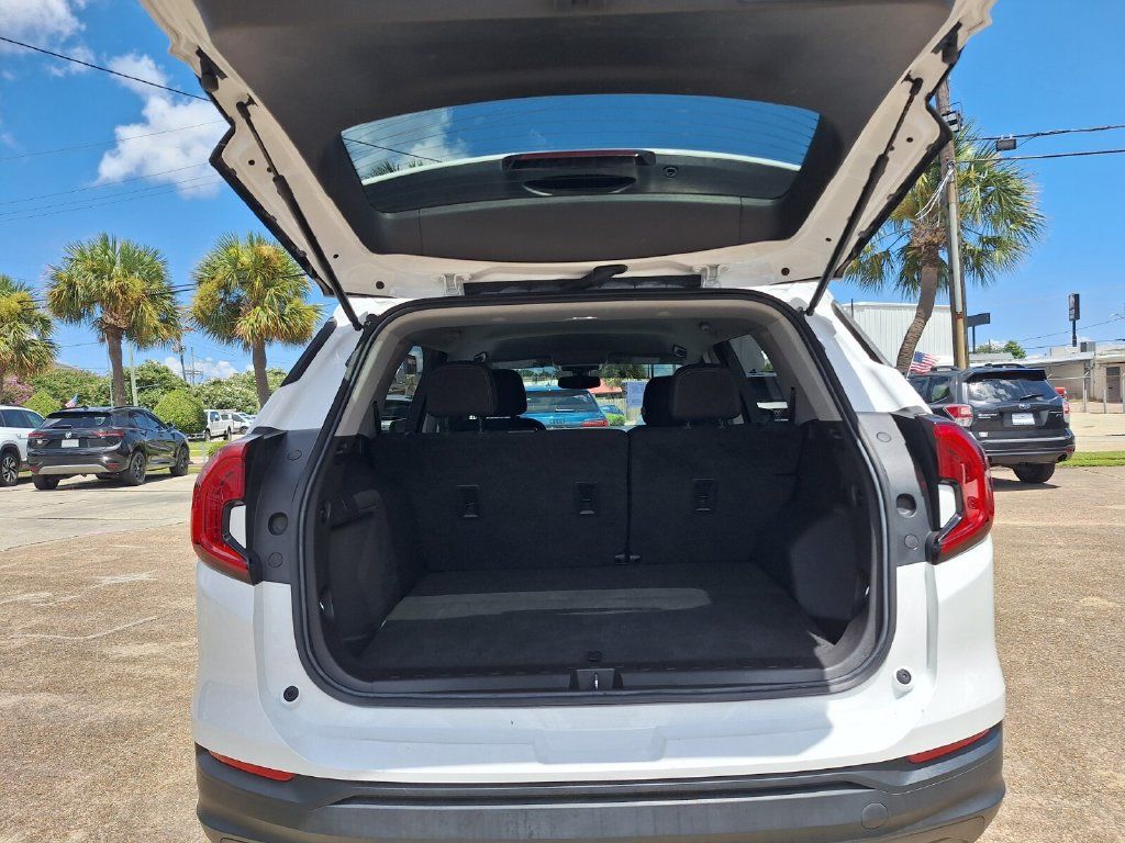 Used 2022 GMC Terrain SLE FWD image 24