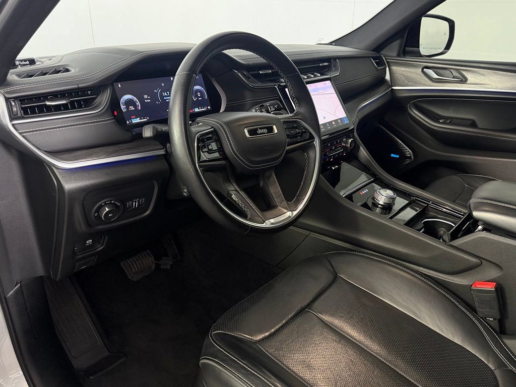 Used 2022 Jeep Grand Cherokee L Overland RWD image 12