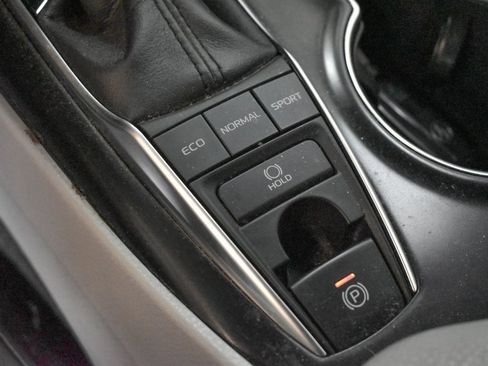 Used 2018 Toyota Camry L image 21