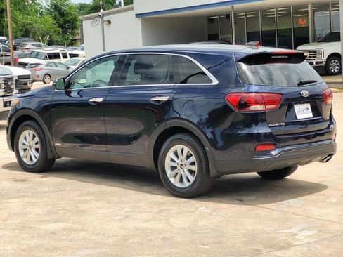 Used 2020 Kia Sorento LX AWD/4WD image 6