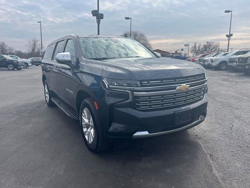Used 2023 Chevrolet Suburban Premier image 7