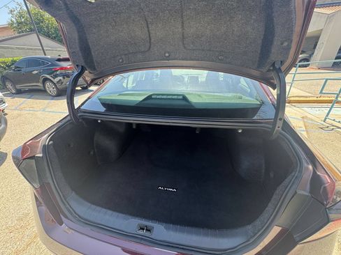 Used 2025 Nissan Altima 2.5 SV FWD image 27