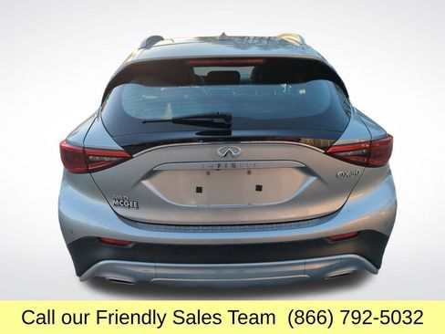 Used 2017 INFINITI QX30 Premium w/ Navigation Package image 5