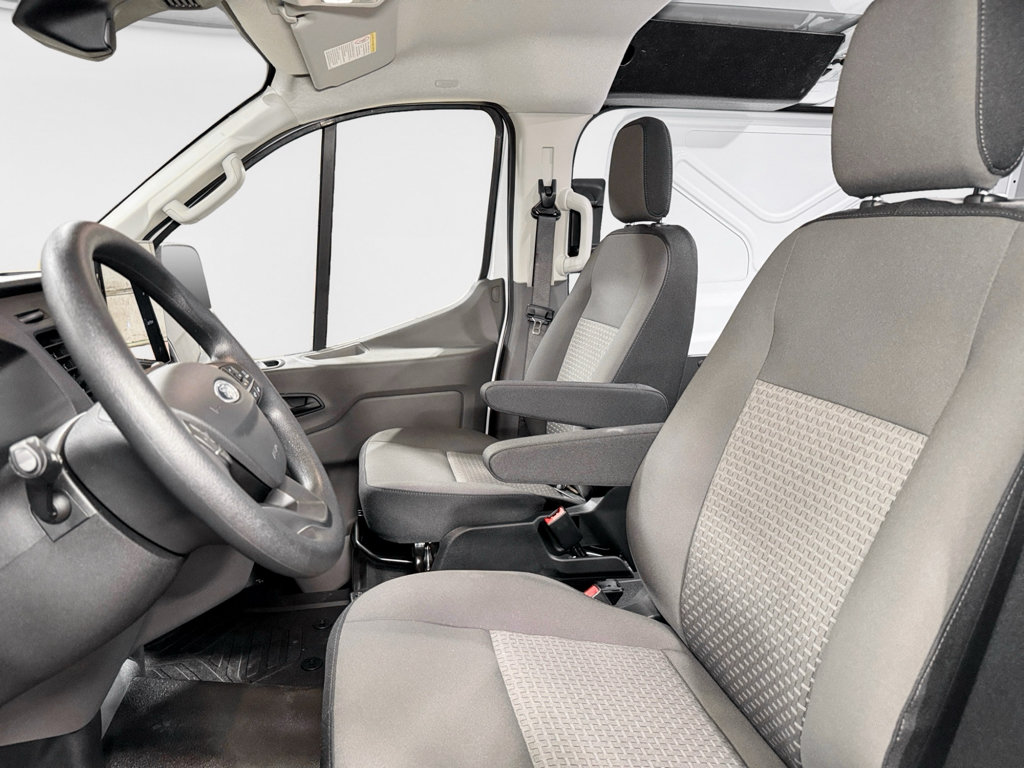 Used 2024 Ford E-Transit Low Roof RWD image 18