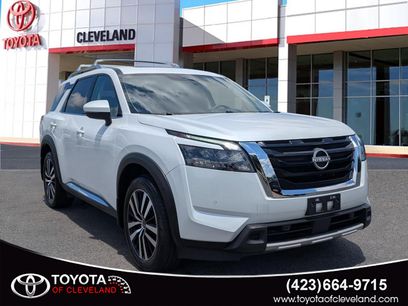 Used 2025 Nissan Pathfinder Platinum w/ Cargo Package