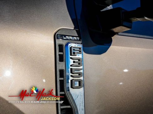 Used 2023 Ford F350 Lariat image 3