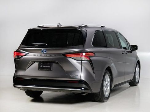 Used 2023 Toyota Sienna Limited AWD/4WD image 2