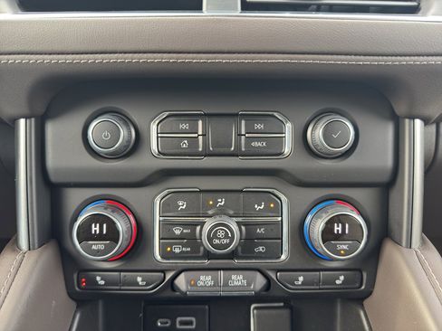 Certified 2022 Chevrolet Tahoe LT w/ Luxury Package image 19