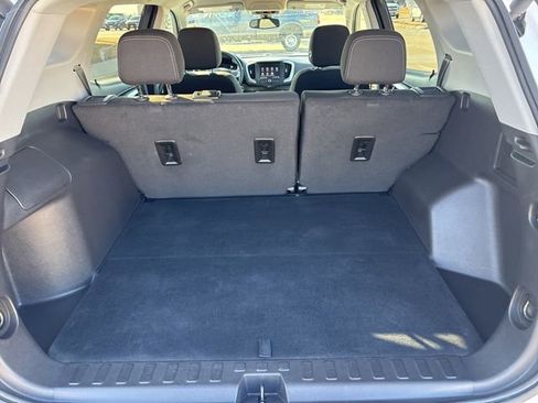 Used 2024 GMC Terrain SLE w/ Driver Convenience Package image 16