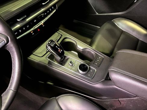 Used 2024 Cadillac XT4 Premium Luxury image 18