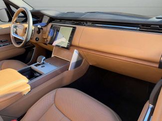 Used 2024 Land Rover Range Rover SE video 2